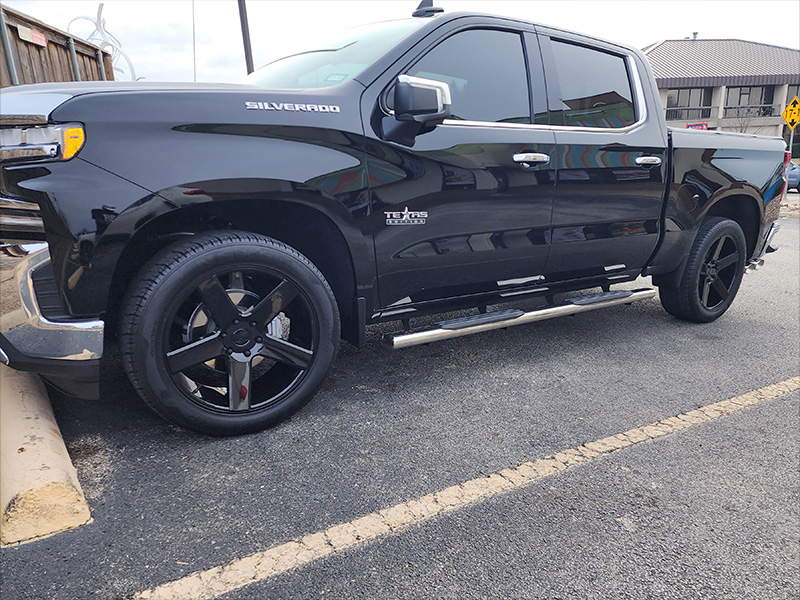 2022 Chevrolet Silverado 1500 - 22x9.5 Dub Wheels 305/45R22 Nexen Tires