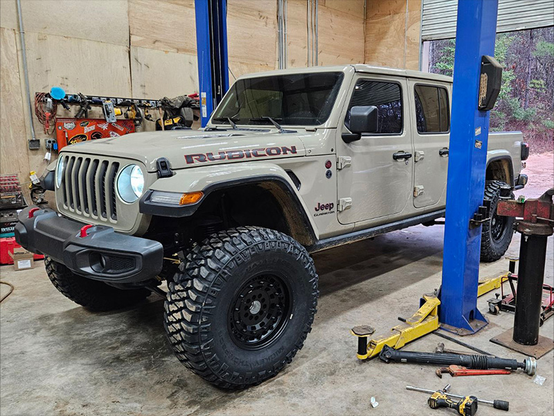 2022 Jeep Gladiator - 17x9.5 Black Rhino Wheels LT37x13.50R17