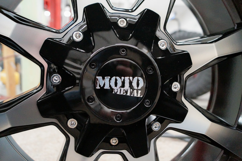 Moto Metal 970 20x10 5 Lug Gloss Black Milled Wheels Rims .JPG