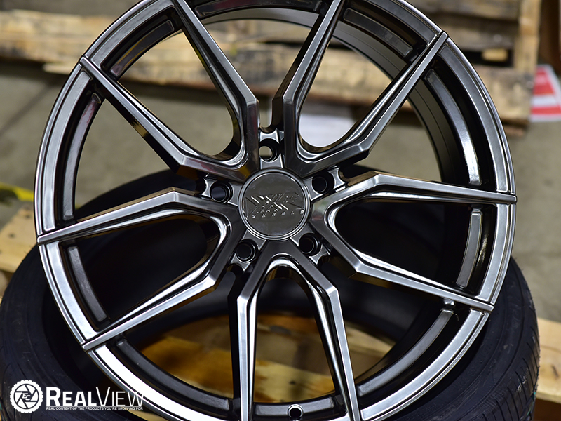 sl.ro XXR 559 Chromium Black 18x8.5 +35 with Toyo Proxes Sport 215