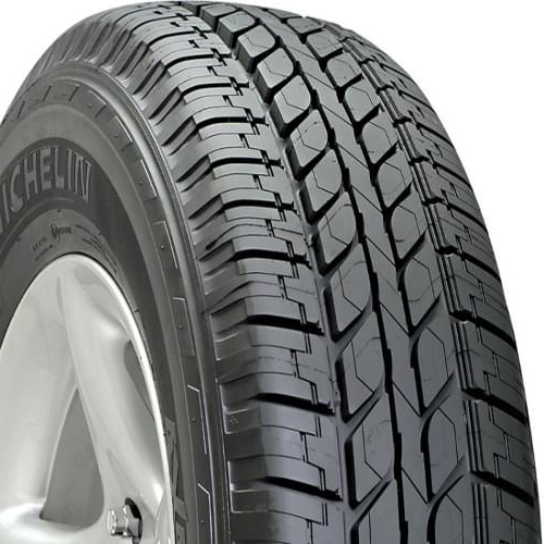 Michelin 4X4 Synchrone Tires - 225/55R17 - 09327